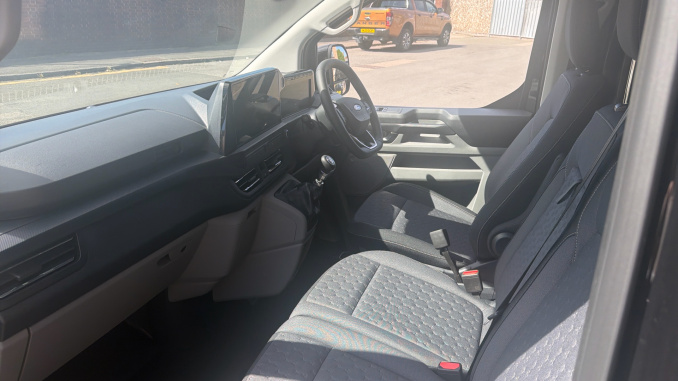 Ford Transit Custom 280 L1 Diesel Fwd 2.0 EcoBlue 136ps H1 Van Limited - Image 13